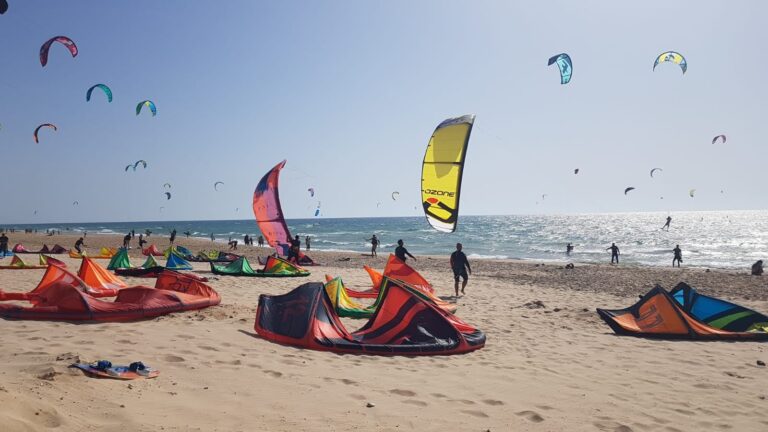 Kitesurfing Etiquette: The Unwritten Rules Every Rider Needs